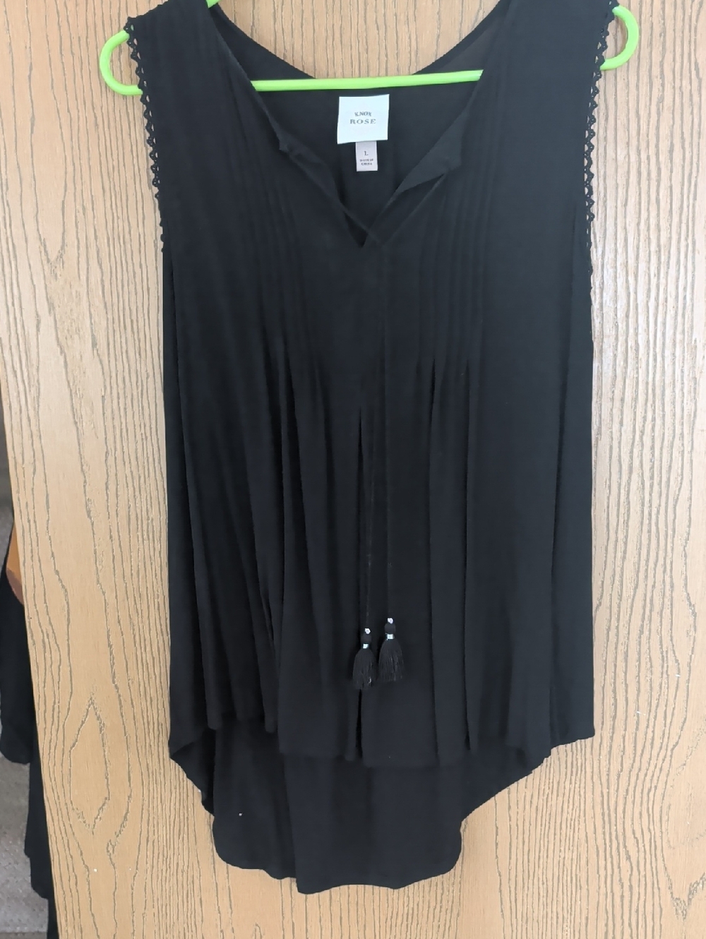 Knox Rose-Black Sleeveless Pleated V-Neck Tank with Tassel Ties